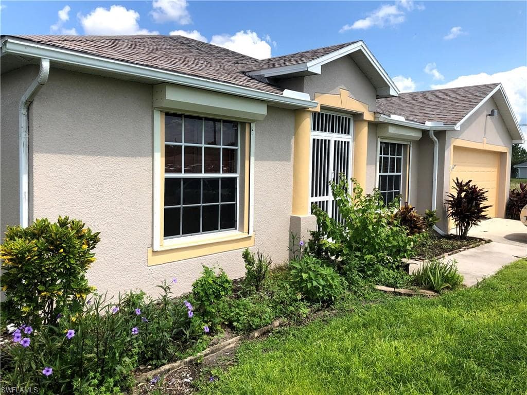 2701 Gilbert AVE S LEHIGH ACRES, FL 33973