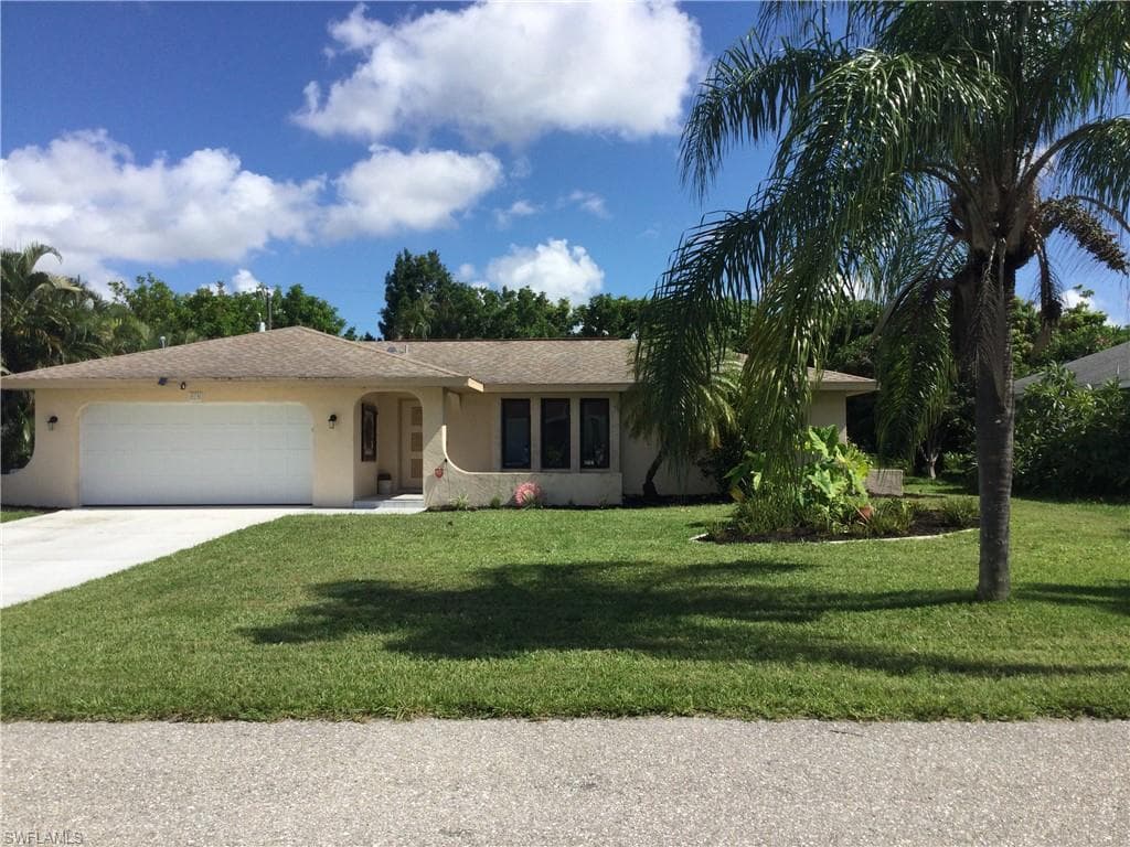 919 SE 30th LN CAPE CORAL, FL 33904