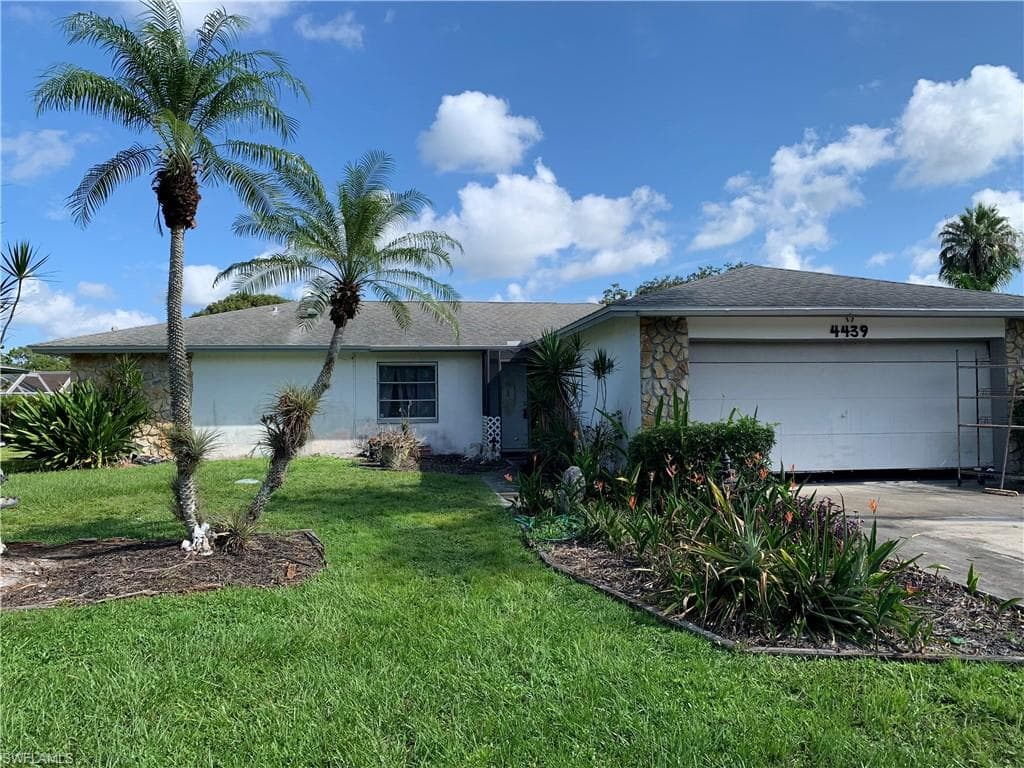 4439 Parrot AVE NAPLES, FL 34104