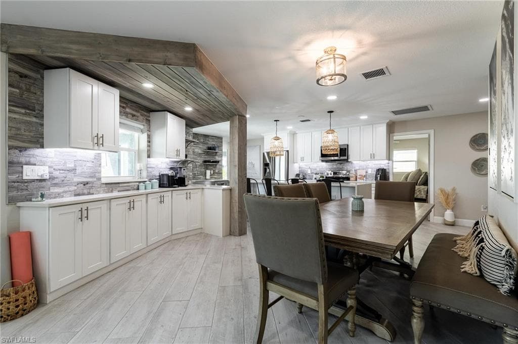 1906 SE 40th ST CAPE CORAL, FL 33904