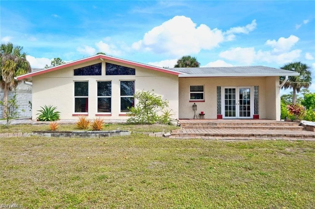 6751 School LN NE FORT MYERS, FL 33905
