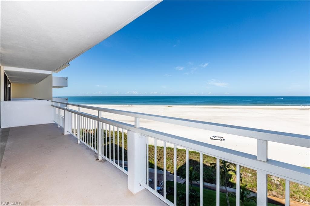 180 Seaview CT 813 MARCO ISLAND, FL 34145