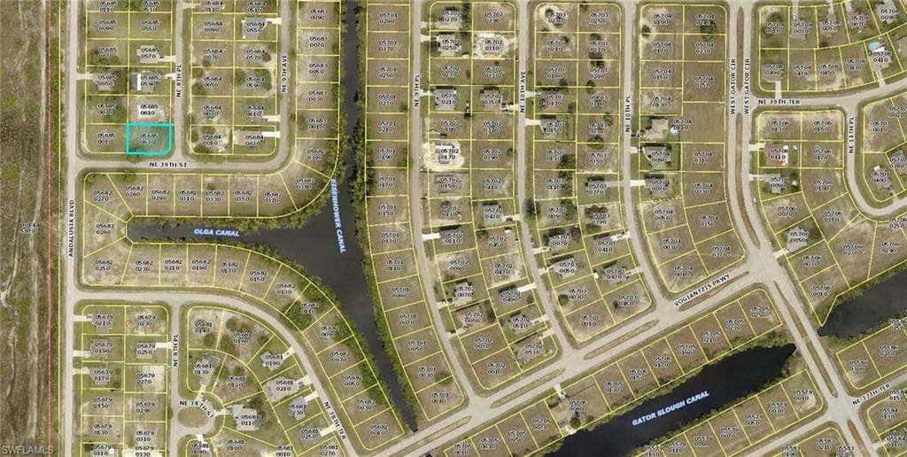 3900 NE 8th PL CAPE CORAL, FL 33909