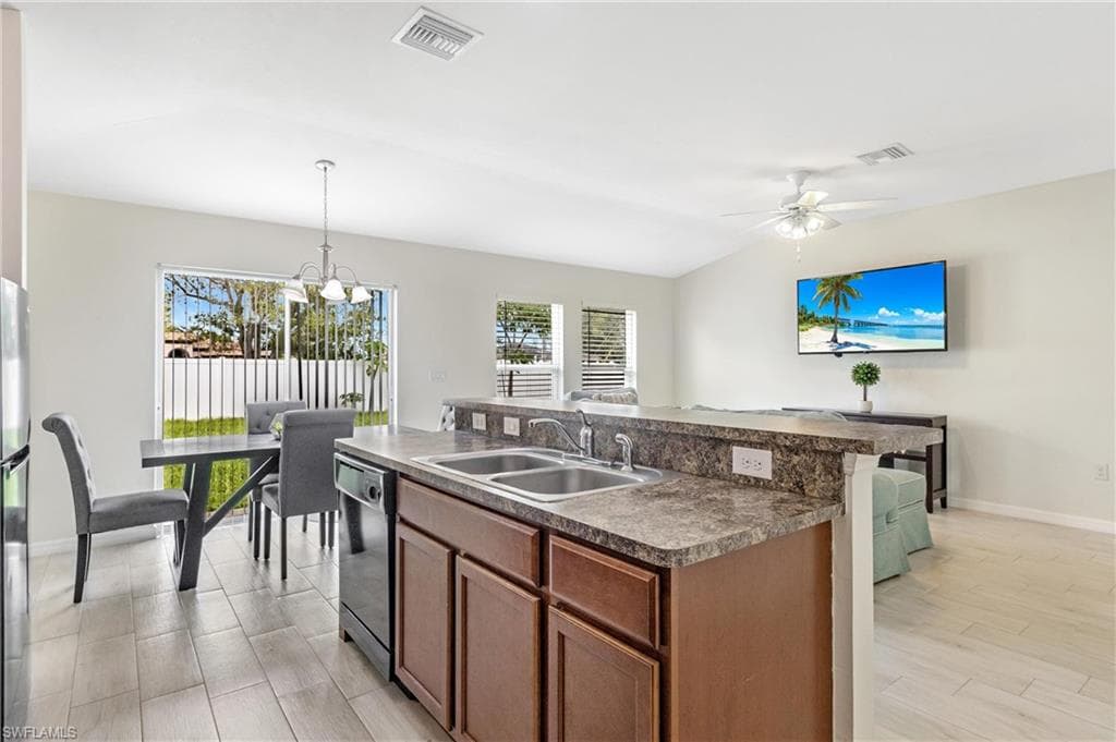 1601 SW 29th ST CAPE CORAL, FL 33914
