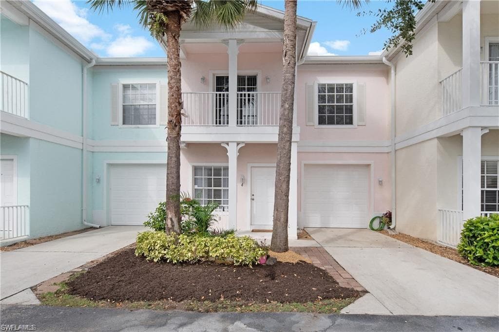 3275 Tamara DR #4 NAPLES, FL 34109