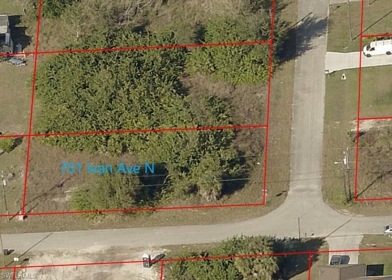 701 Ivan AVE N LEHIGH ACRES, FL 33971