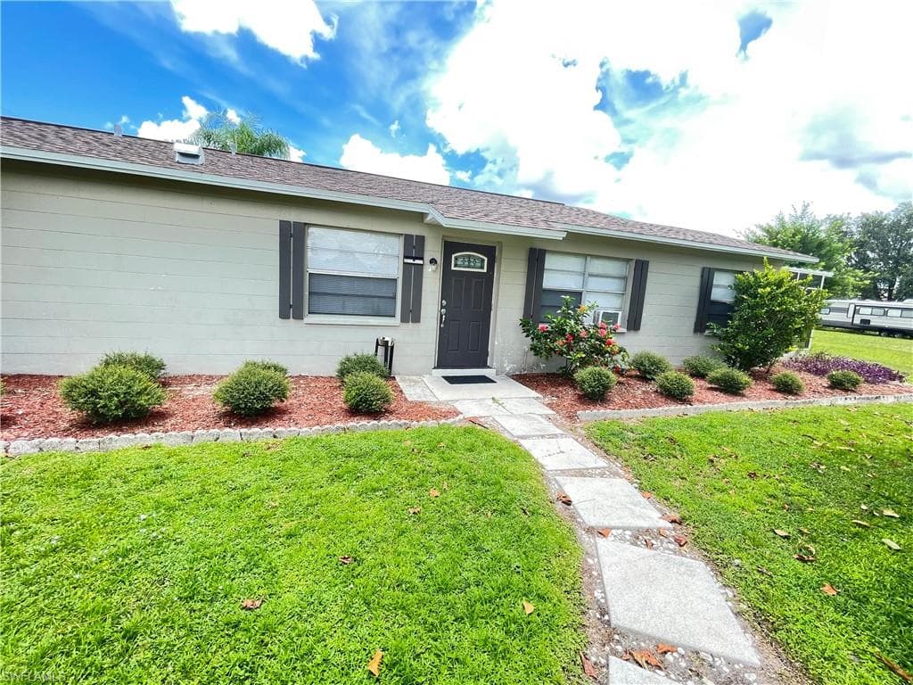 2251 10th PL LEHIGH ACRES, FL 33936