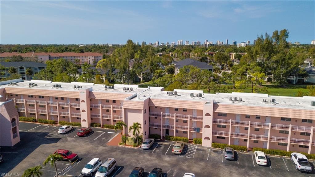 180 Turtle Lake CT 305 NAPLES, FL 34105