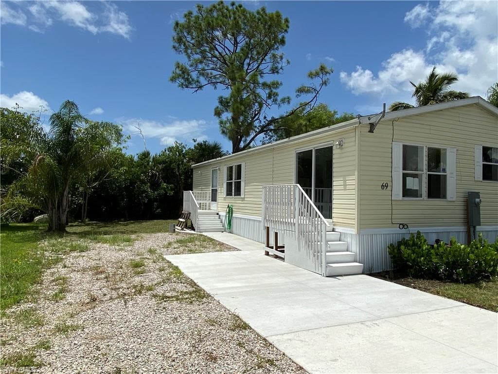 69 Isle Of Saint Thomas NAPLES, FL 34114
