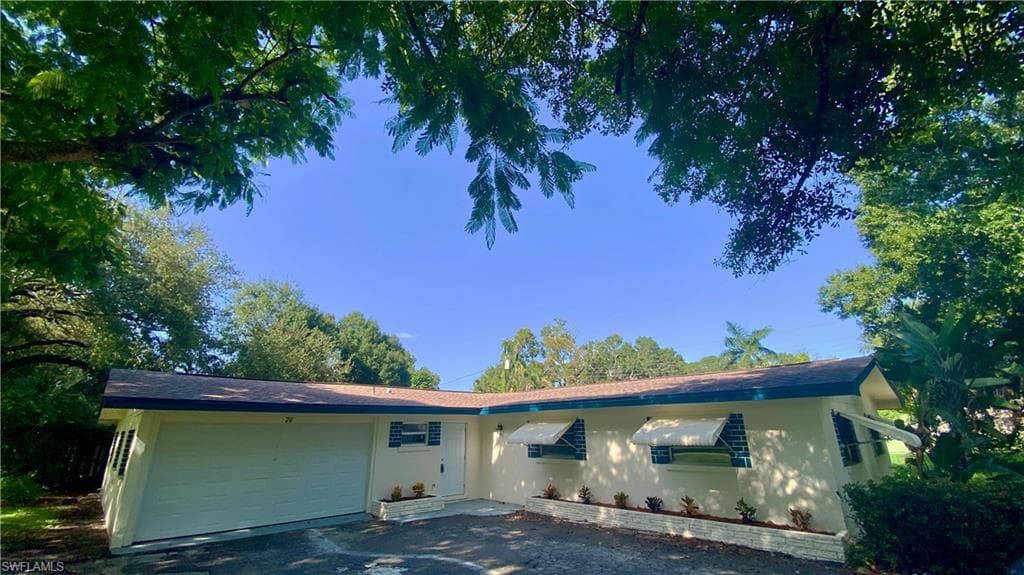 74 Seminole CT FORT MYERS, FL 33916