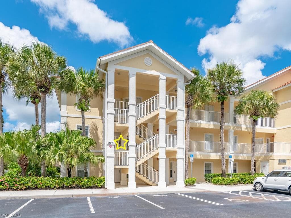 9165 Celeste DR 3-201 NAPLES, FL 34113