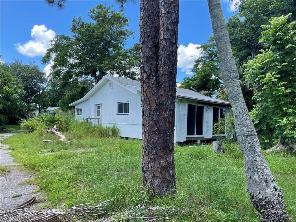 27601 Shriver AVE BONITA SPRINGS, FL 34135