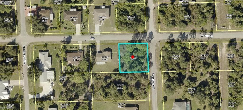 401 5th ST LEHIGH ACRES, FL 33972