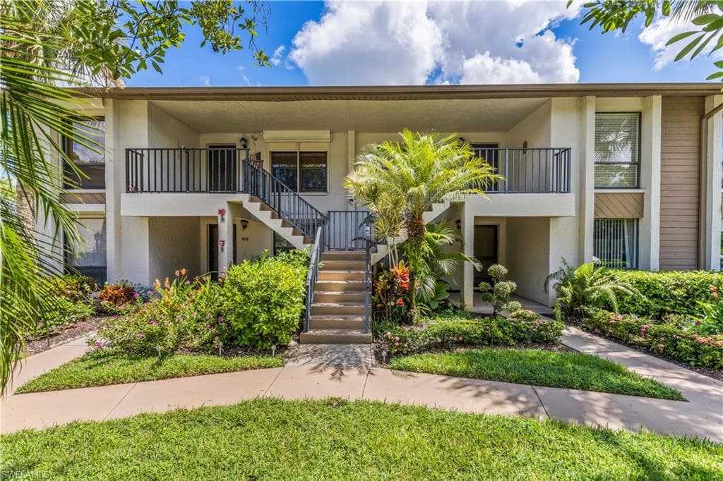 1223 Commonwealth CIR F-202 NAPLES, FL 34116