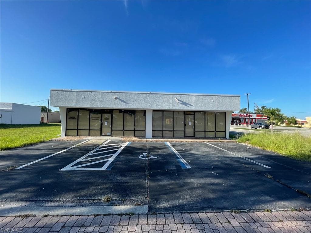 854/856 Cape Coral PKY E CAPE CORAL, FL 33904