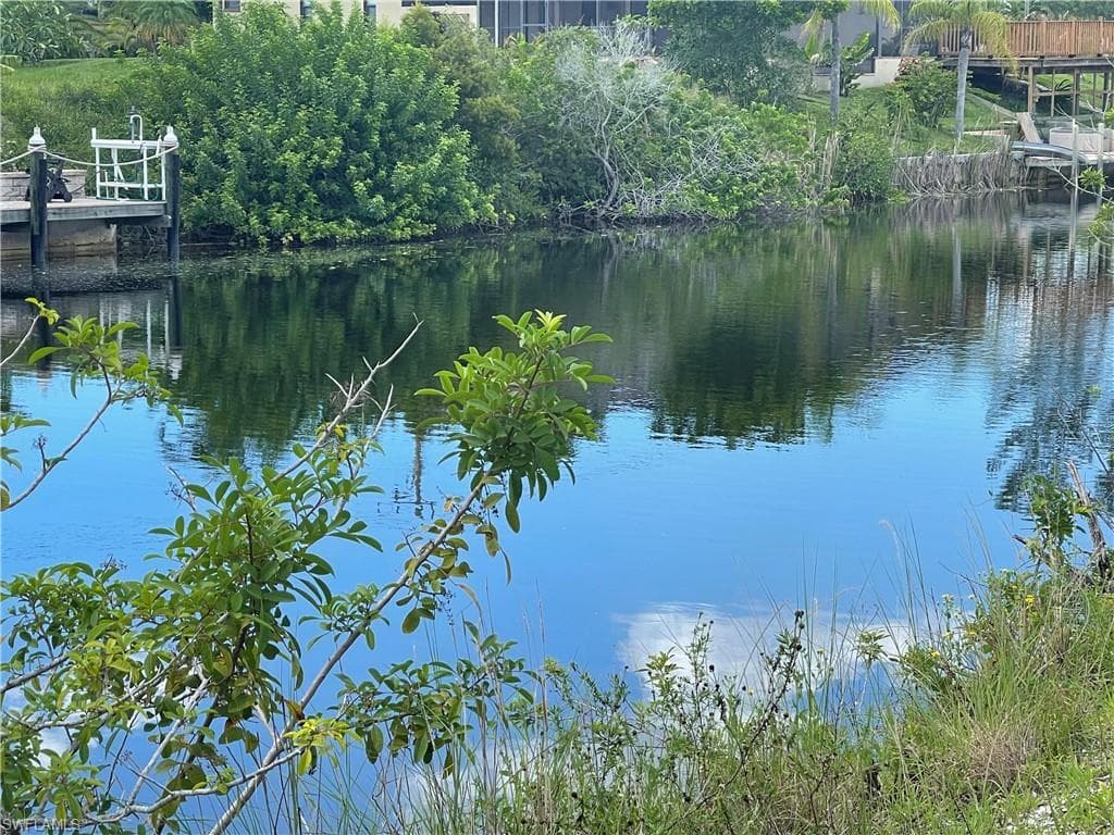 908 NW 39th AVE CAPE CORAL, FL 33993