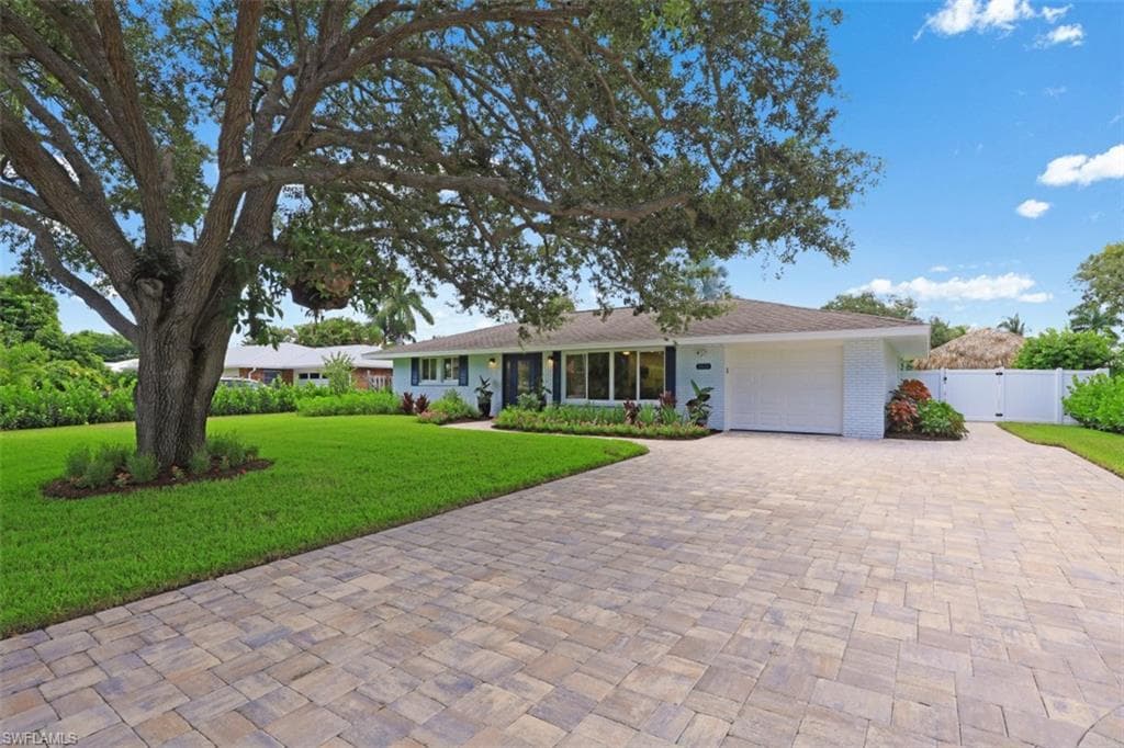 2650 13th ST N NAPLES, FL 34103