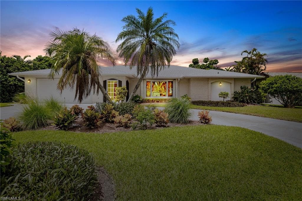 444 Forest Hills BLVD NAPLES, FL 34113