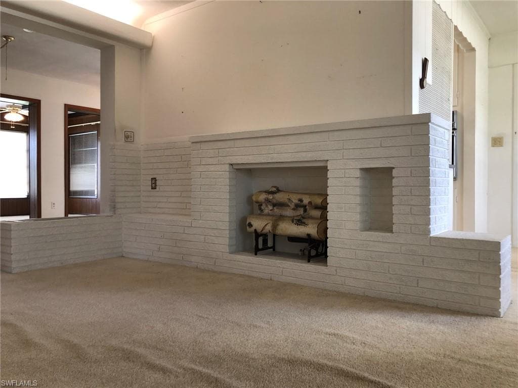 2043 Maravilla CIR FORT MYERS, FL 33901