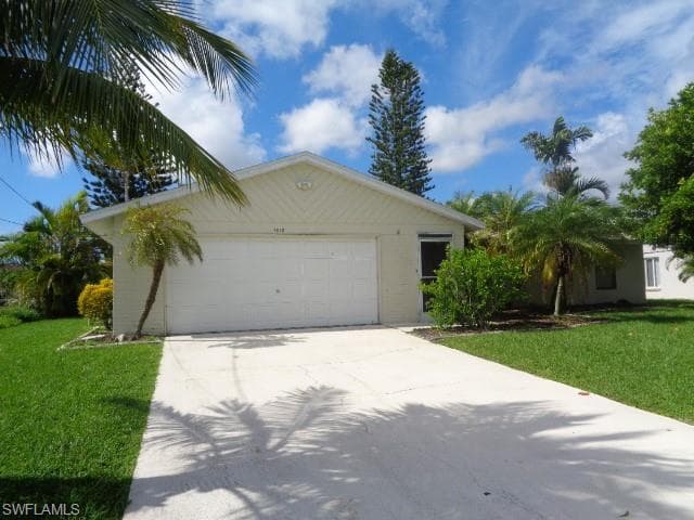 1818 SW 40th TER CAPE CORAL, FL 33914