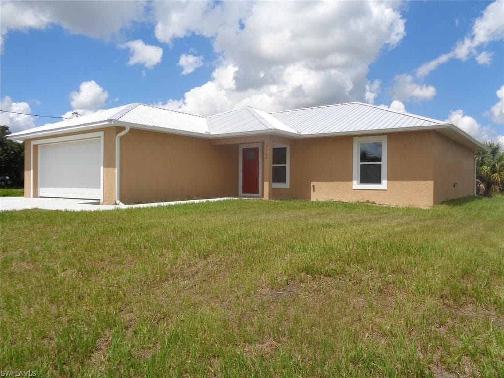 3102 Kapok CIR LABELLE, FL 33935