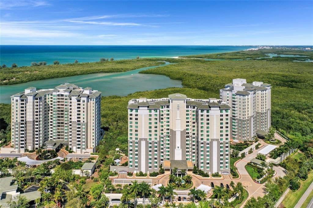 300 Dunes BLVD 906 NAPLES, FL 34110