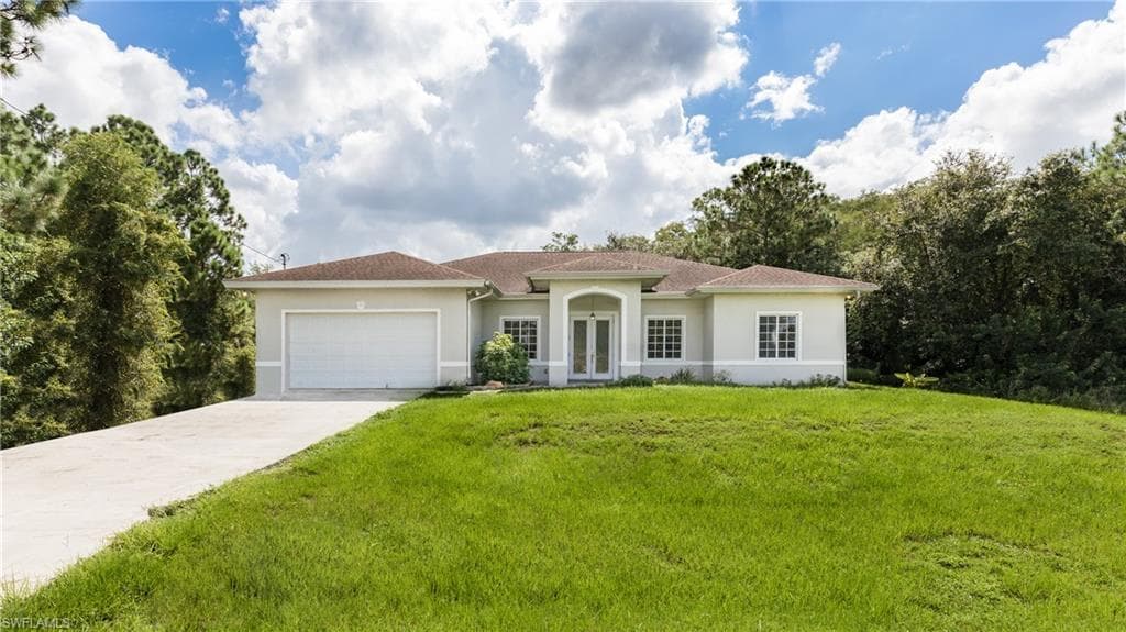 813 Burns AVE S LEHIGH ACRES, FL 33974