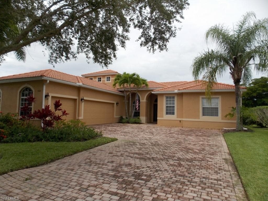 13121 Gray Heron DR NORTH FORT MYERS, FL 33903