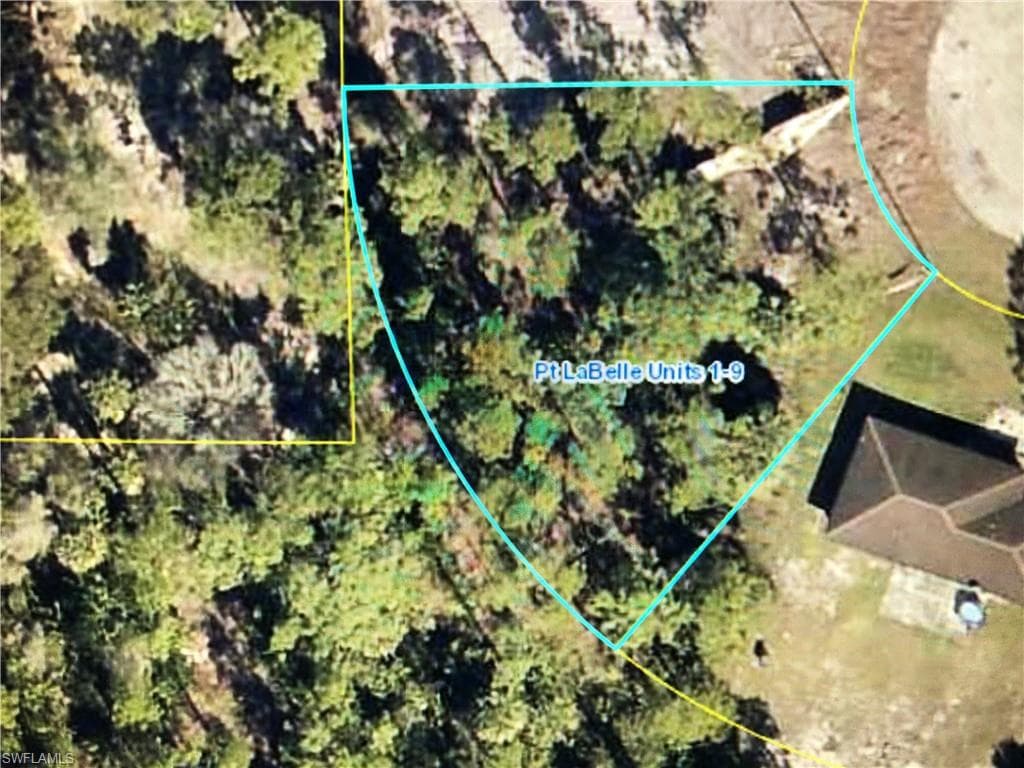 8013 Van CT LABELLE, FL 33935