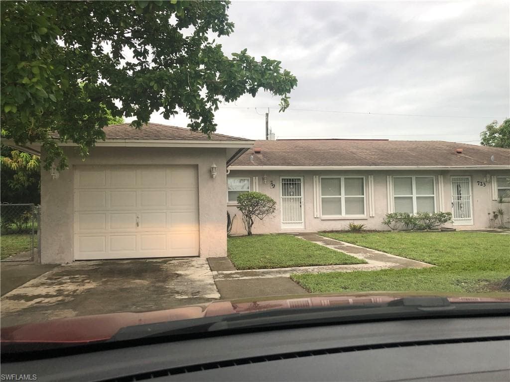 719 98th AVE N NAPLES, FL 34108