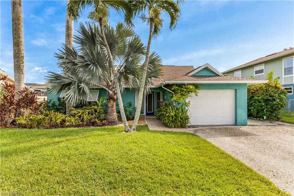 136 Trinidad ST NAPLES, FL 34113