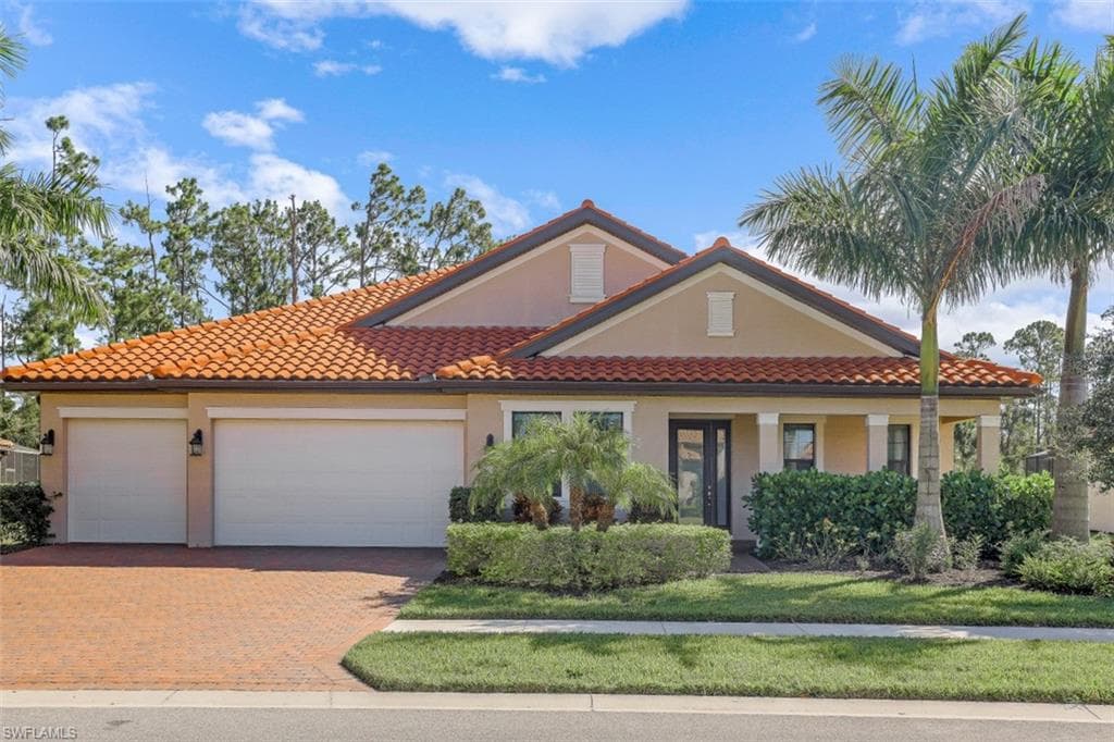 1527 Mockingbird DR NAPLES, FL 34120