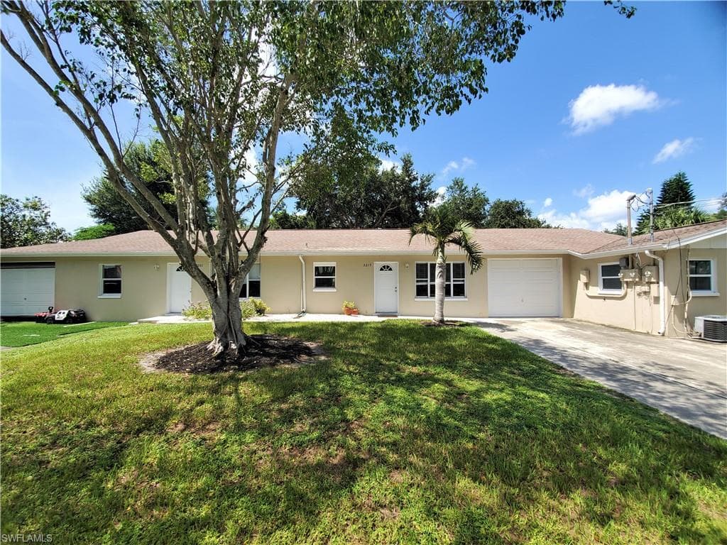 3201 Collee CT NAPLES, FL 34112