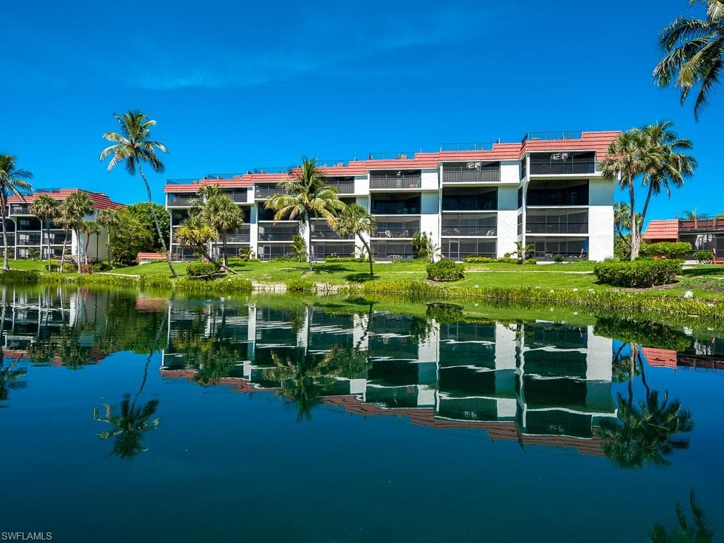 2445 W Gulf DR B33 SANIBEL, FL 33957