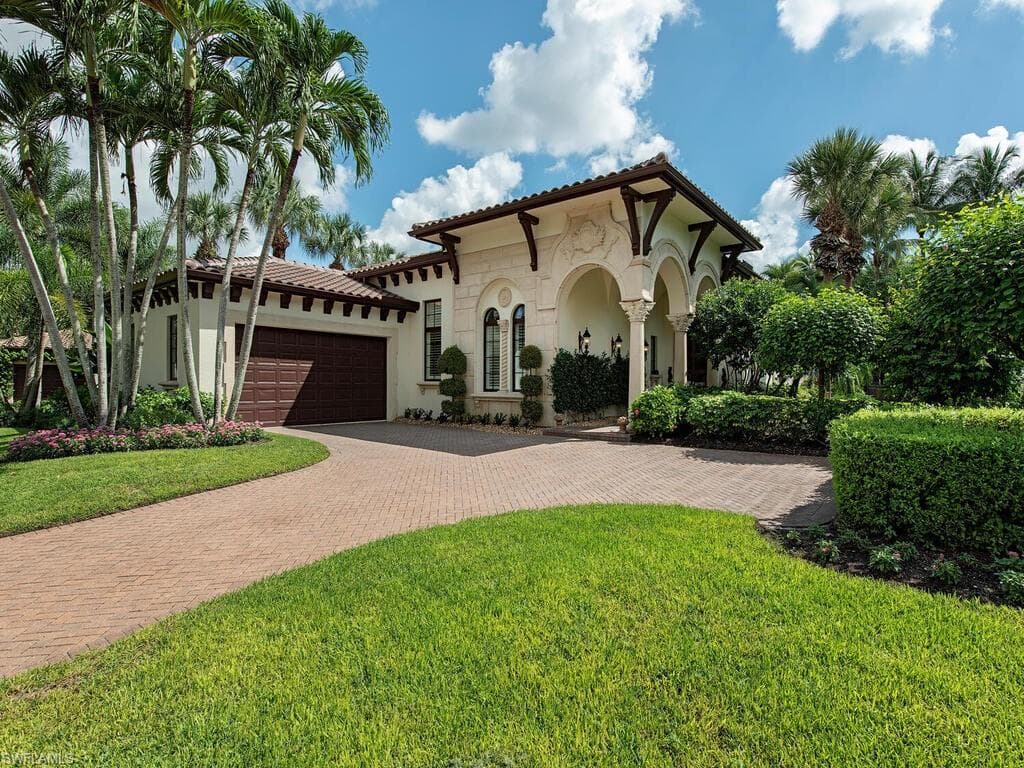 2822 Capistrano WAY NAPLES, FL 34105
