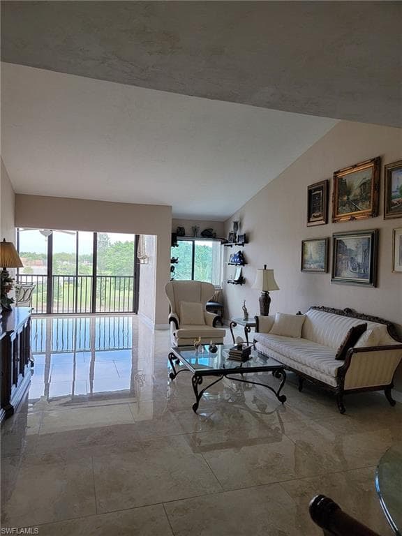 4604 Flagship DR 402 FORT MYERS, FL 33919