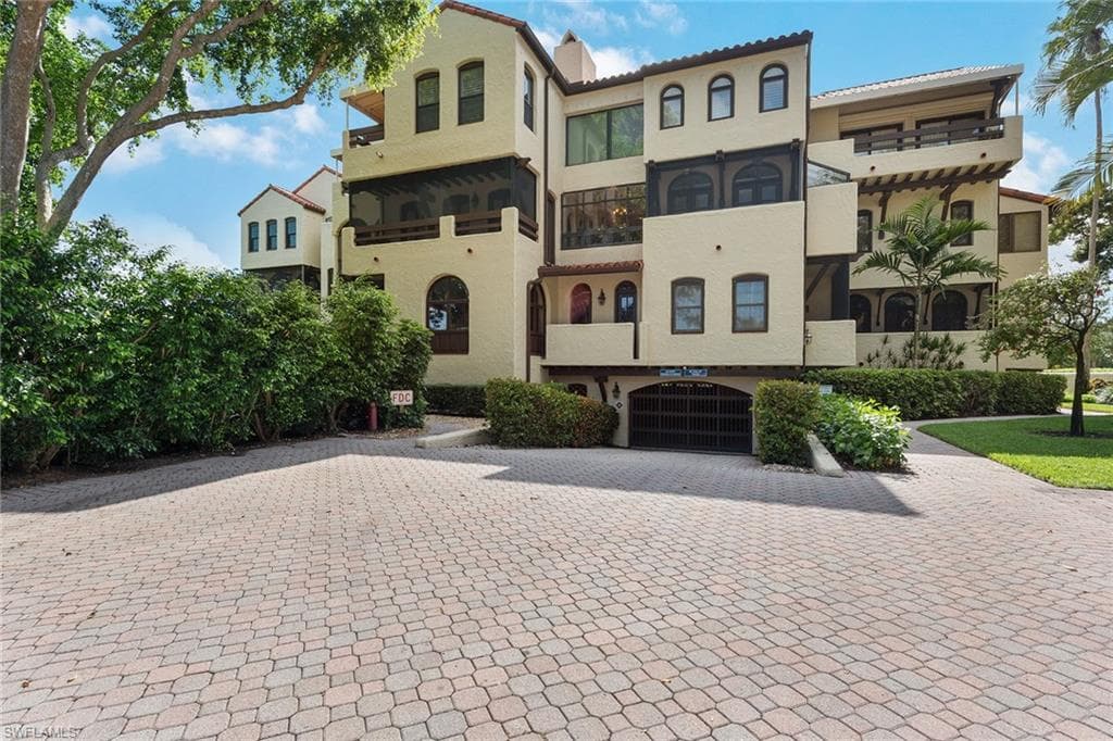 5850 Pelican Bay BLVD A2 NAPLES, FL 34108