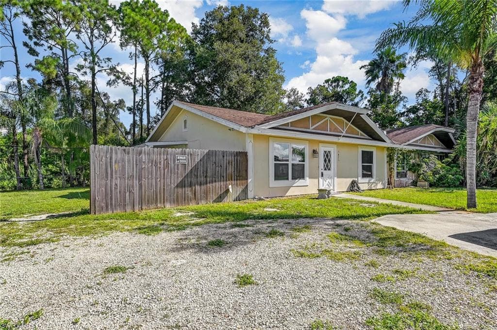 7421 Garry RD FORT MYERS, FL 33967