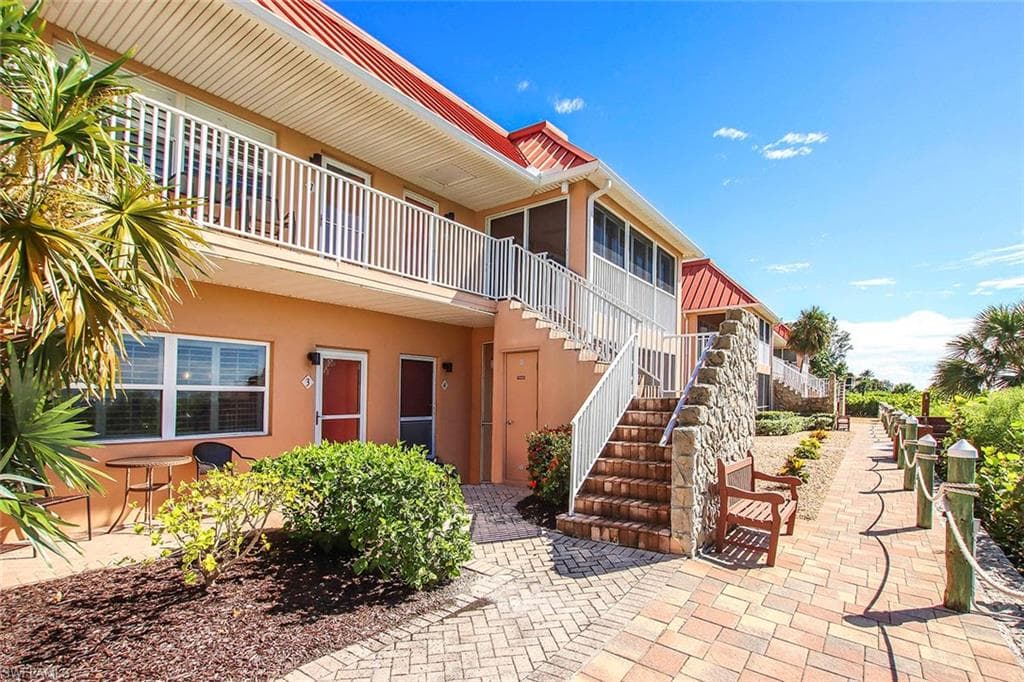 805 E GULF DR F3 SANIBEL, FL 33957