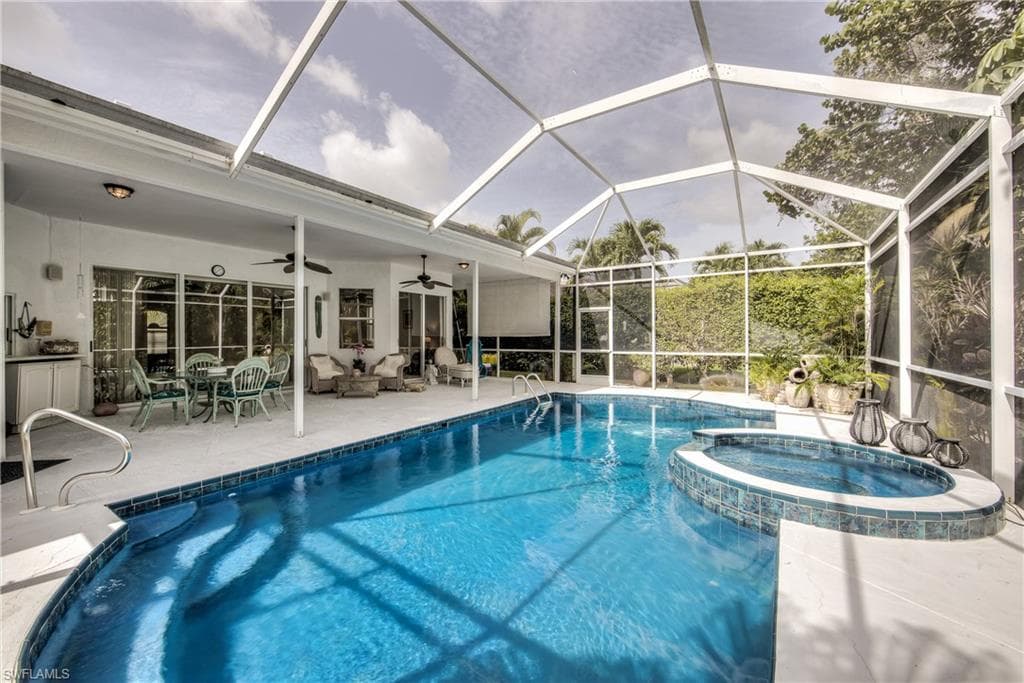 135 Palmetto Dunes CIR NAPLES, FL 34113