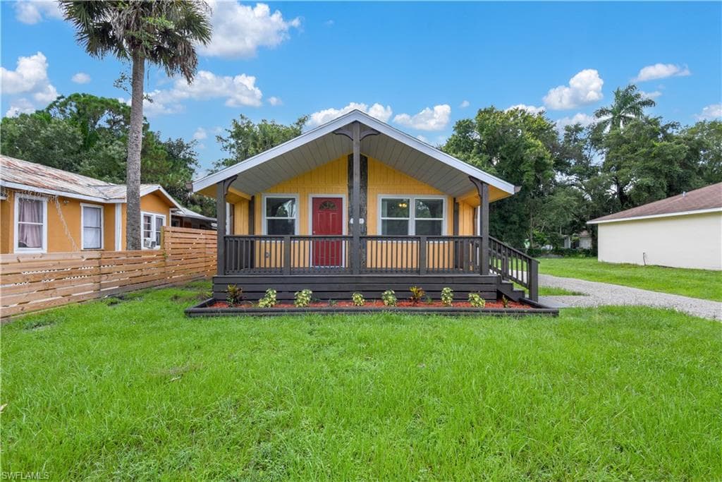 3744 Pearl ST FORT MYERS, FL 33916