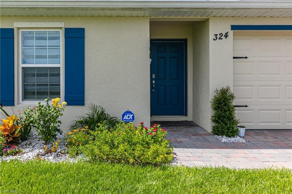 324 11th TER CAPE CORAL, FL 33993