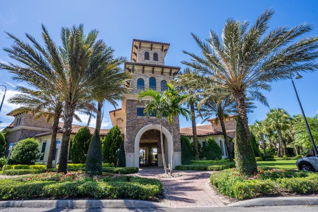 9222 Shadow Oak LN NAPLES, FL 34120