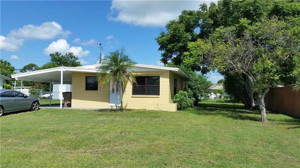 111 Andros ST LEHIGH ACRES, FL 33936