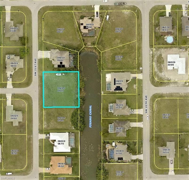 1215 SW 21st AVE CAPE CORAL, FL 33991