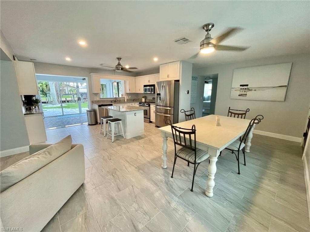 1125 Lenox CT CAPE CORAL, FL 33904