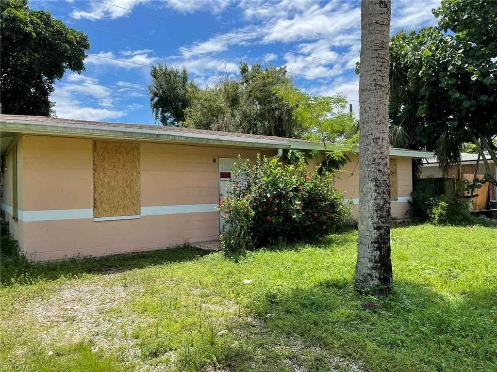 1210 Biscayne DR CAPE CORAL, FL 33909