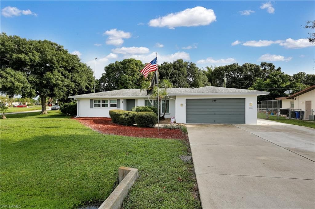 340 Lakeview DR NORTH FORT MYERS, FL 33917