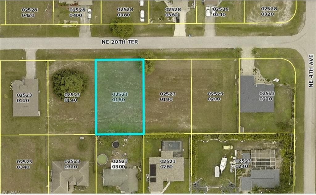 330 NE 20th TER CAPE CORAL, FL 33909