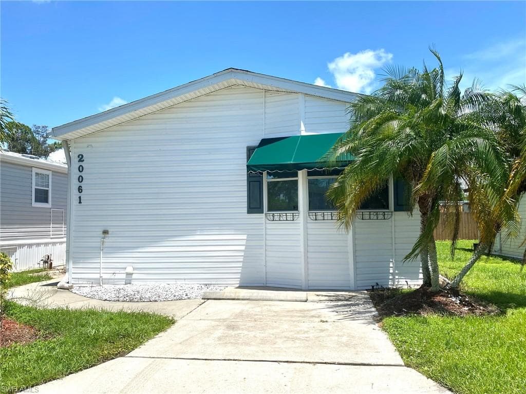 20061 Cumberland CT ESTERO, FL 33928